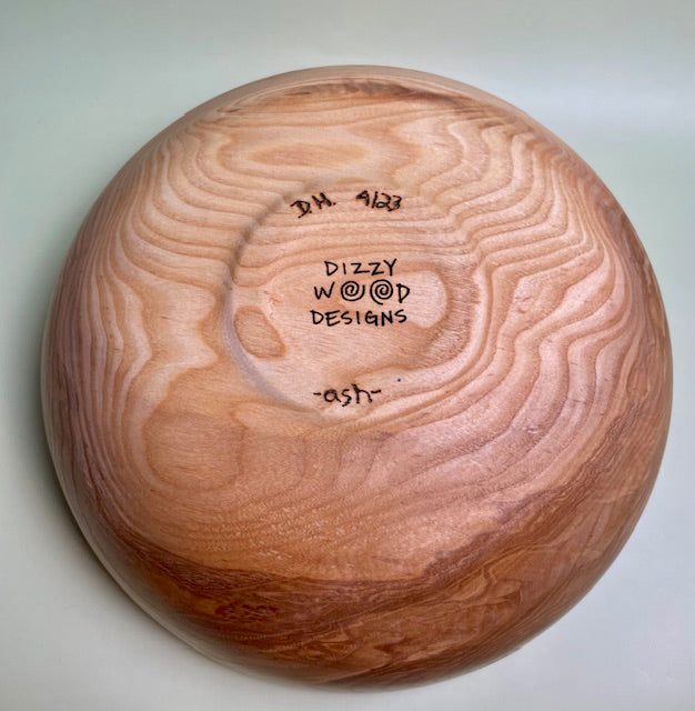 Elevate your dining experience with our Ash bowl, expertly crafted with a 100% food-safe oil-based finish and carefully buffed to a luxurious matte sheen.